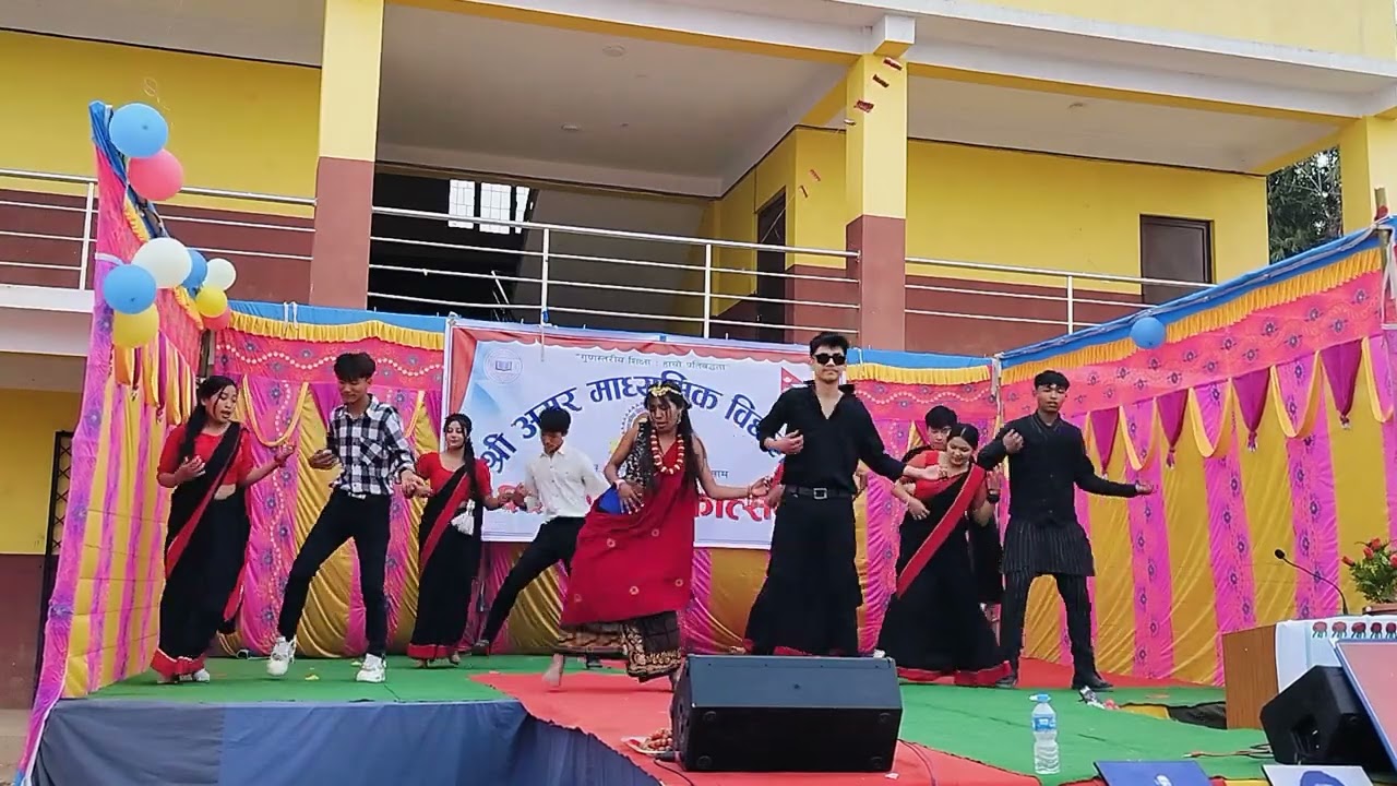 Chityo Gunyo mix Aaja Hamro Bhet Bhako bela mix Suntala Botmai Pakera mix Raicha Parana Song:Dance