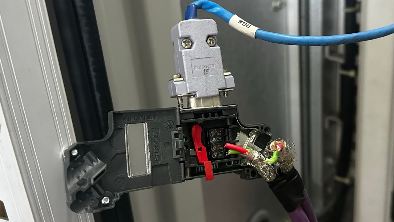 Kiểm tra ( Check) the Profibus Bus Connector