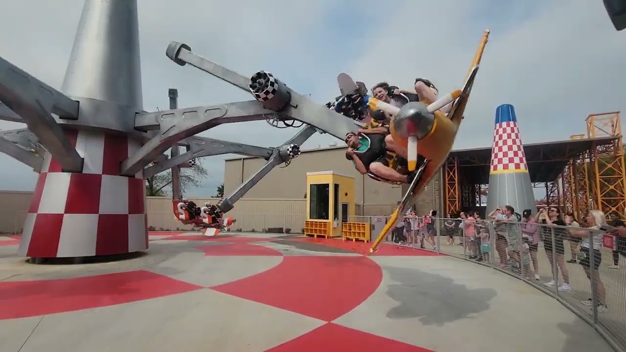 All new Air Racers ride at Aeronautica Landing at Carowinds #carowinds