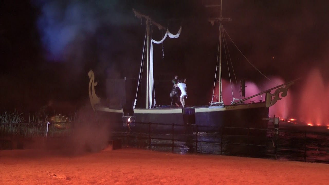 Frenétiko live show Isla Magica theme park