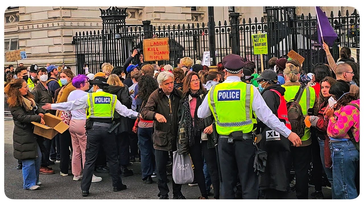 ABSOLUTE CHAOS in London Today Before we Even Arrived at Horse Guards!