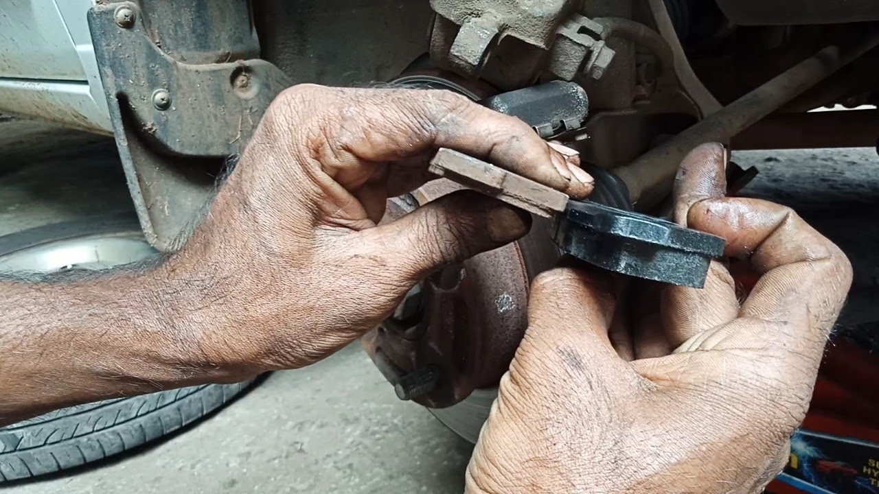 How to change maruti suzuki alto front brake pad