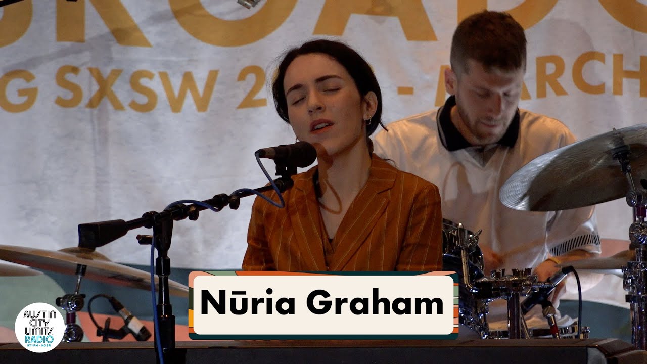 Nūria Graham “Yes It's Me The Goldfish” [LIVE Performance]