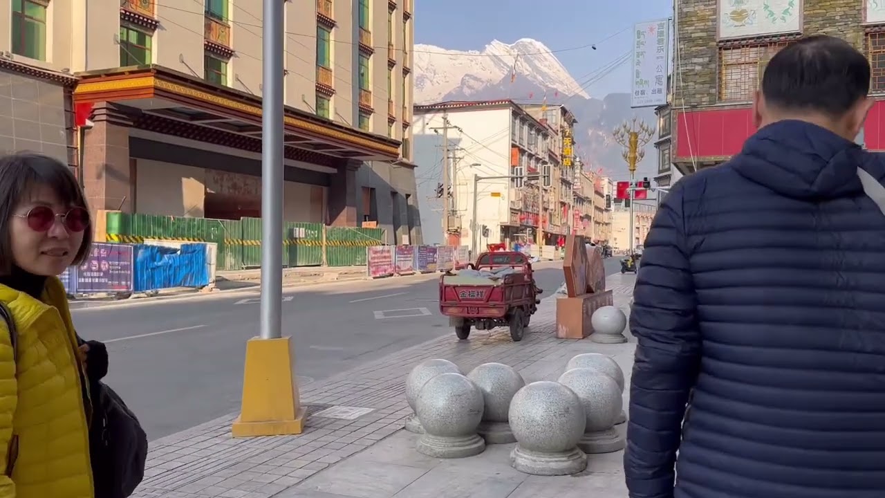 Day 2 in Tibet: Gyirong Town (2800m) to Tingri (4300m)