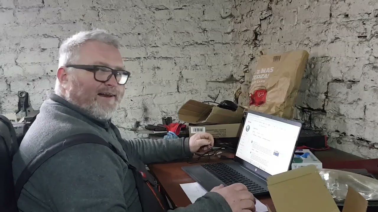 Komentarze luty jest kilka pytań