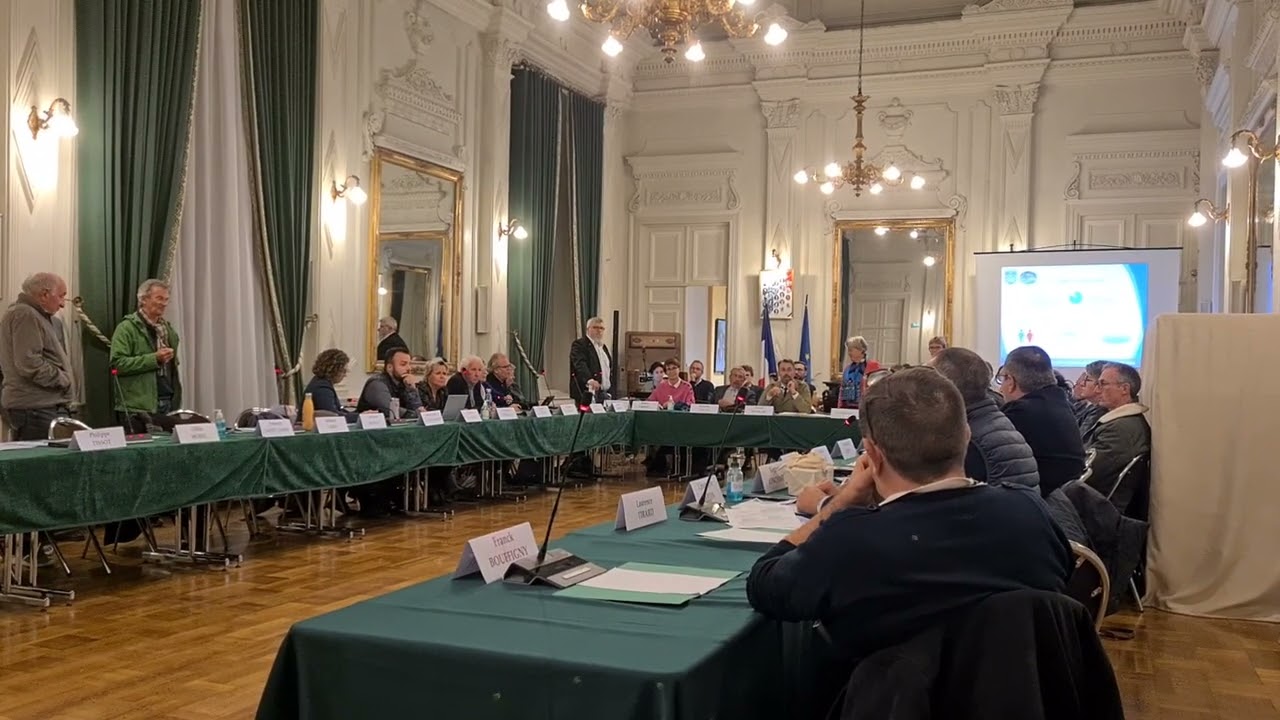 A Avranches, un conseil municipal chaotique