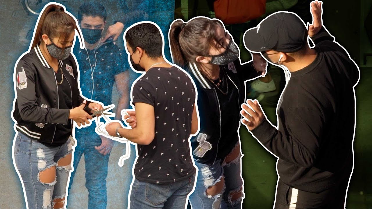 Cortando audífonos a extraños con final feliz