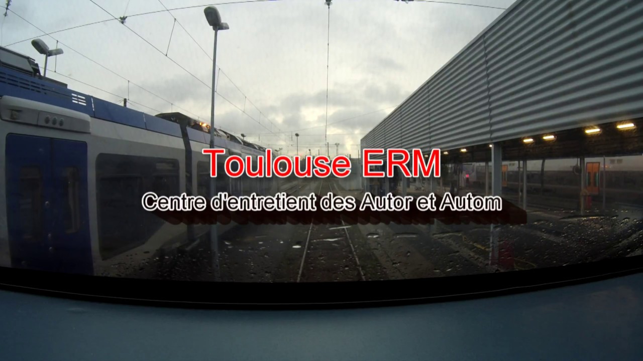 X73500 sort de l'ERM de Toulouse et mise &agrave; quai.