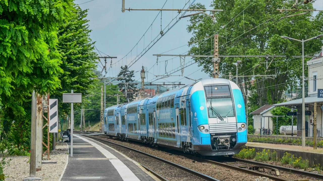 SIV &agrave; bord d'une Z 24500 AuRA assurant le TER &deg;887351 Lyon-Perrache   Saint-Andr&eacute;-le-Gaz