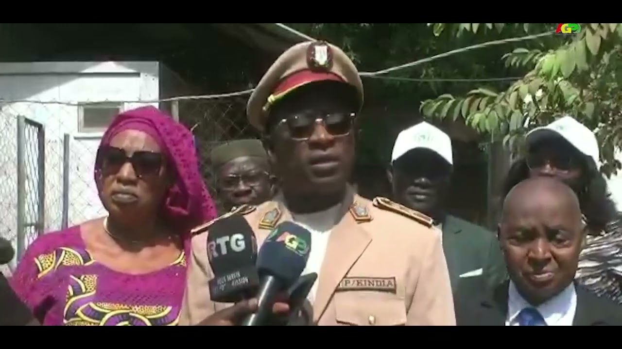 KINDIA / Coopération Guinée-France Remise de matériels sanitaires et éducatifs aux autorités locales