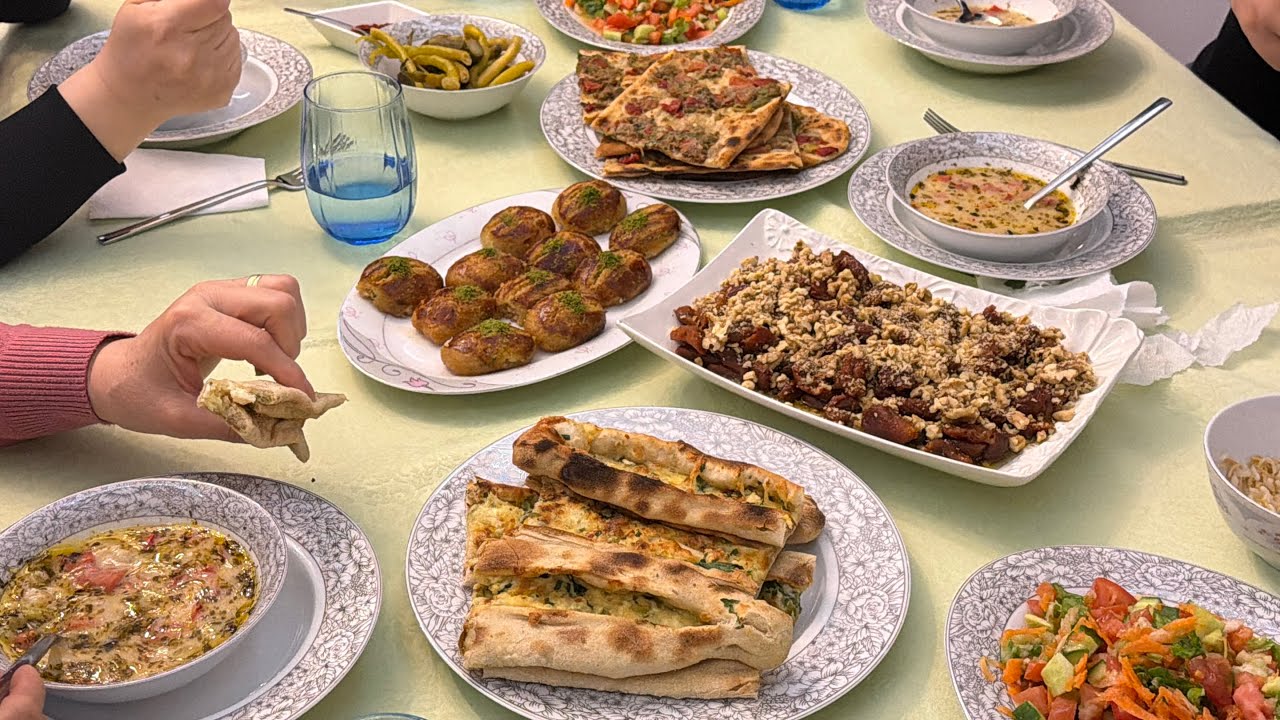 Tüm Aile Annemde İftardayız Bilin Bakalım Yemeği Kim Yapıyor ✅ Pöç Nasıl Pişirilir ve Pide
