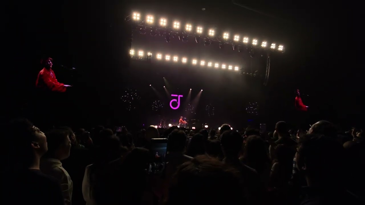 Jacob Collier @ Mexico City Sept 17 2025 - Choir / Somebody to Love