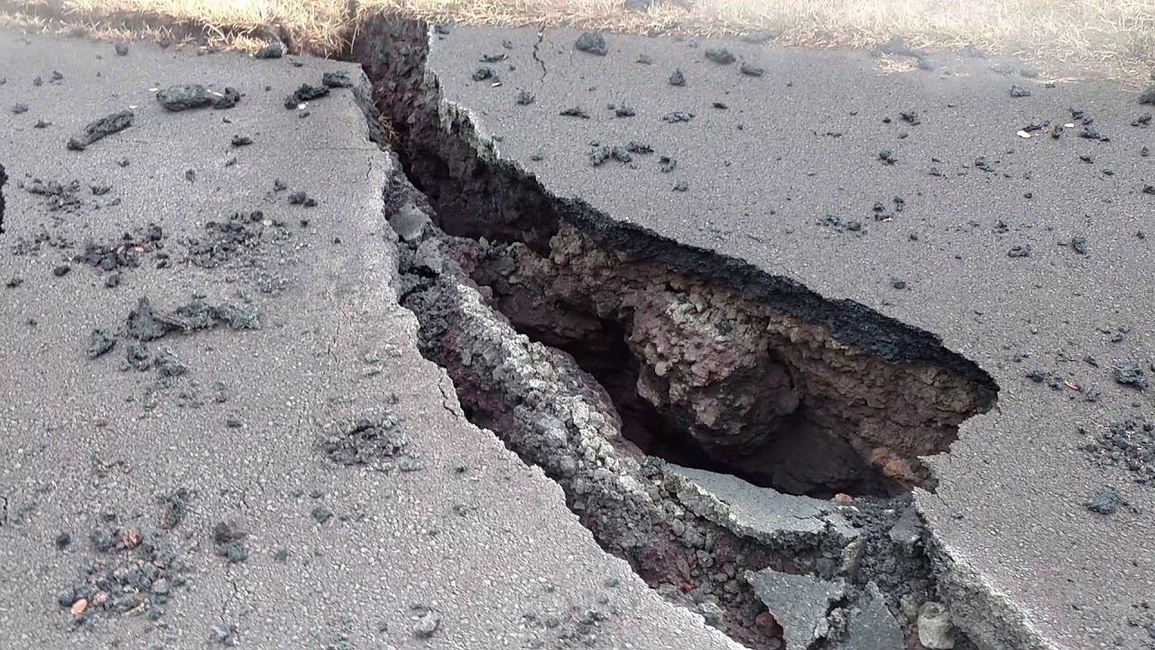 Kilauea volcano eruption Leilani Estates 2:40 p.m. May 10th 2018