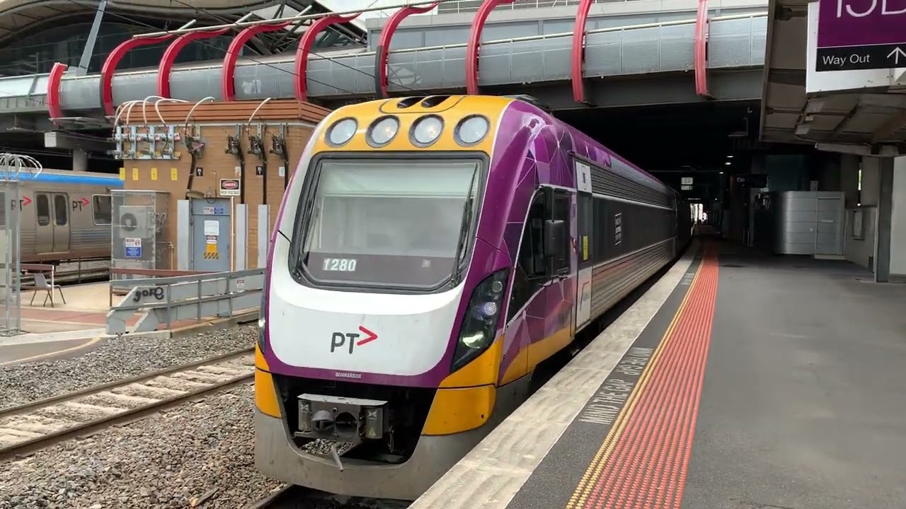 V/Line VL80 & VL36 Departing Southern Cross Station to Ararat
