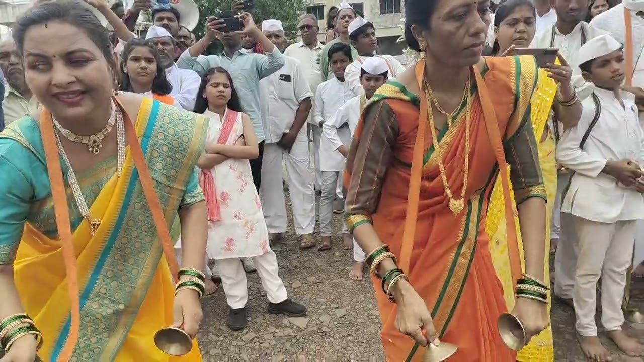 🙏🏻विठ्ठल विठ्ठल विठ्ठला# सुंदर टाळ पावली खेळताना महिला गजानन@ महाराज संस्थान ममता नगर# कारंजा 🌹