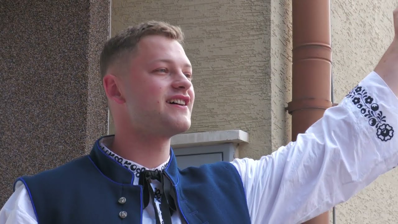 ŽERAVICE-TRADIČNÍ HODY S VĚNCEM A KÁČERY 2023 (před domem druhého stárka MARTINA ČECHA, verbíře IN)