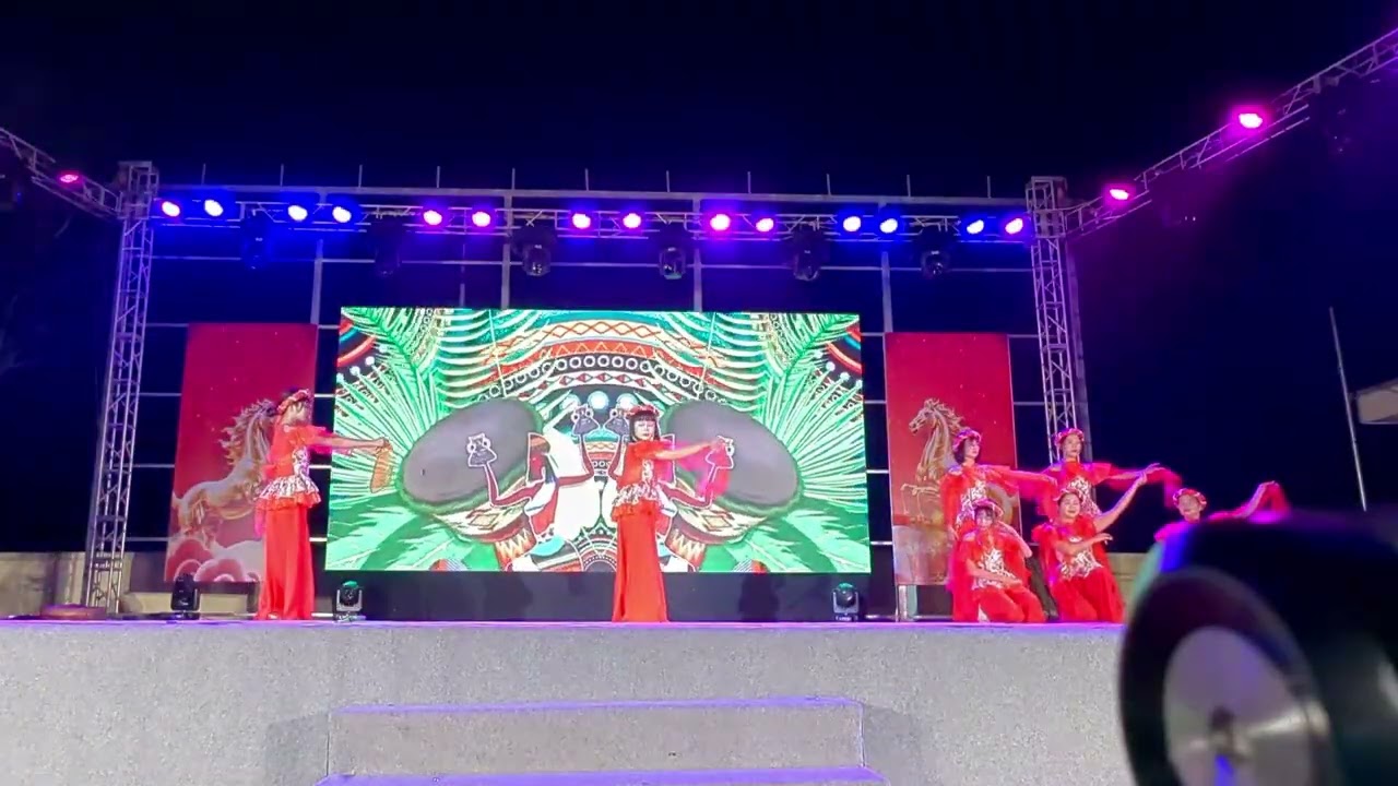 Múa liên khúc  Kén Cá Chọn Canh - Theo Anh Về Nhà - Tốp múa thôn Cốc Tào - Lão Bà Bà TV