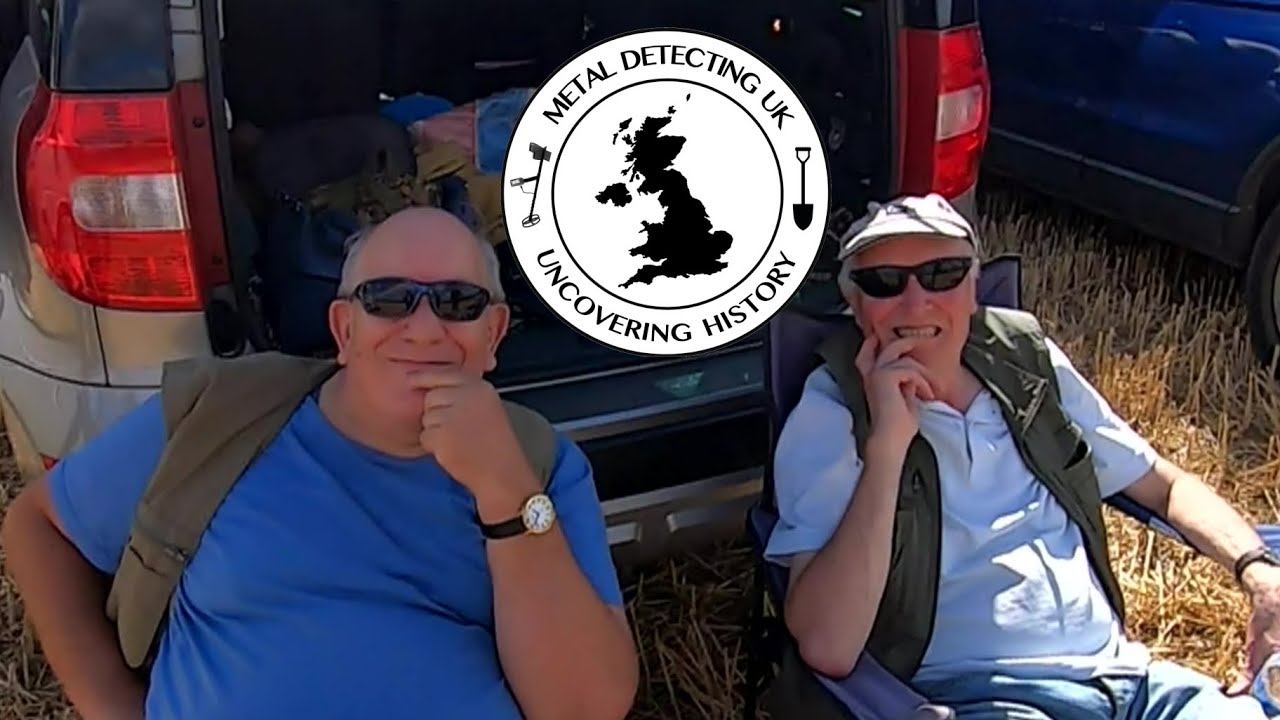 Metal Detecting UK  Garrett Apex on a Group Dig 2022