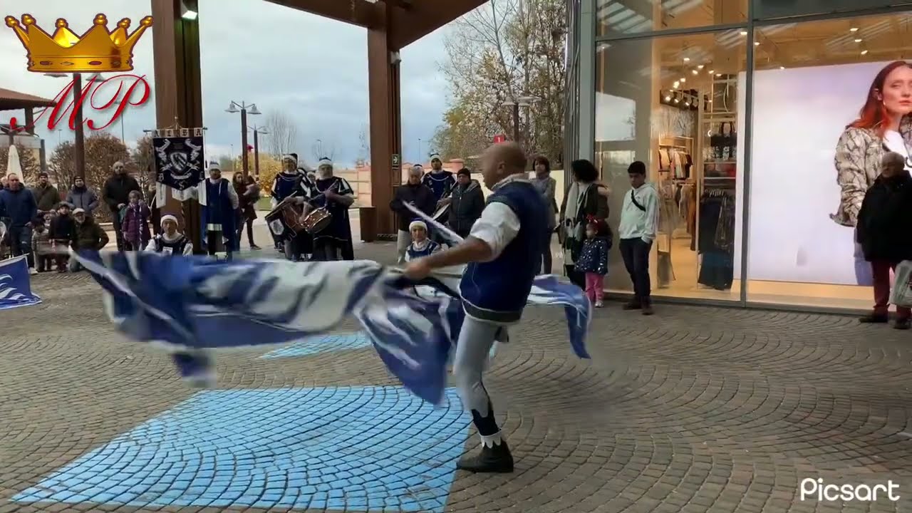 GLI SBANDIERATORI A MONDOVICINO OUTLET VILLAGE