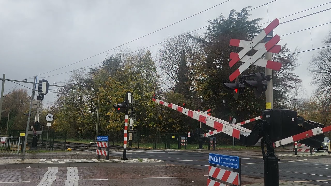 Spoorwegovergang Oisterwijk (NL) | Dutch Railroad Crossings