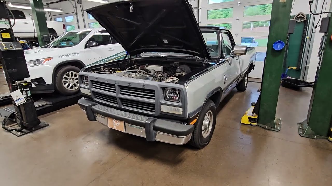 1993 Dodge D150 Truck quick walkaround