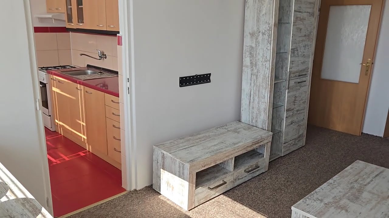 PREDAJ - P. Biskupice - Priestranný 4 izbový byt (80m2 + pivnica) s výhľadmi do parku a na Karpaty