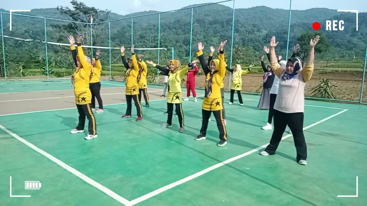 AEROBIC LAGU INDIA - DESA SUKAMAJU KEC. LEMAHSUGIH - MAJALENGKA #aerobic #laguindia #indonesiasehat