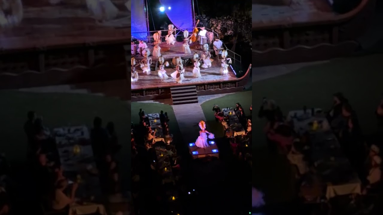 Hawaiian Hula Dance at Aulani