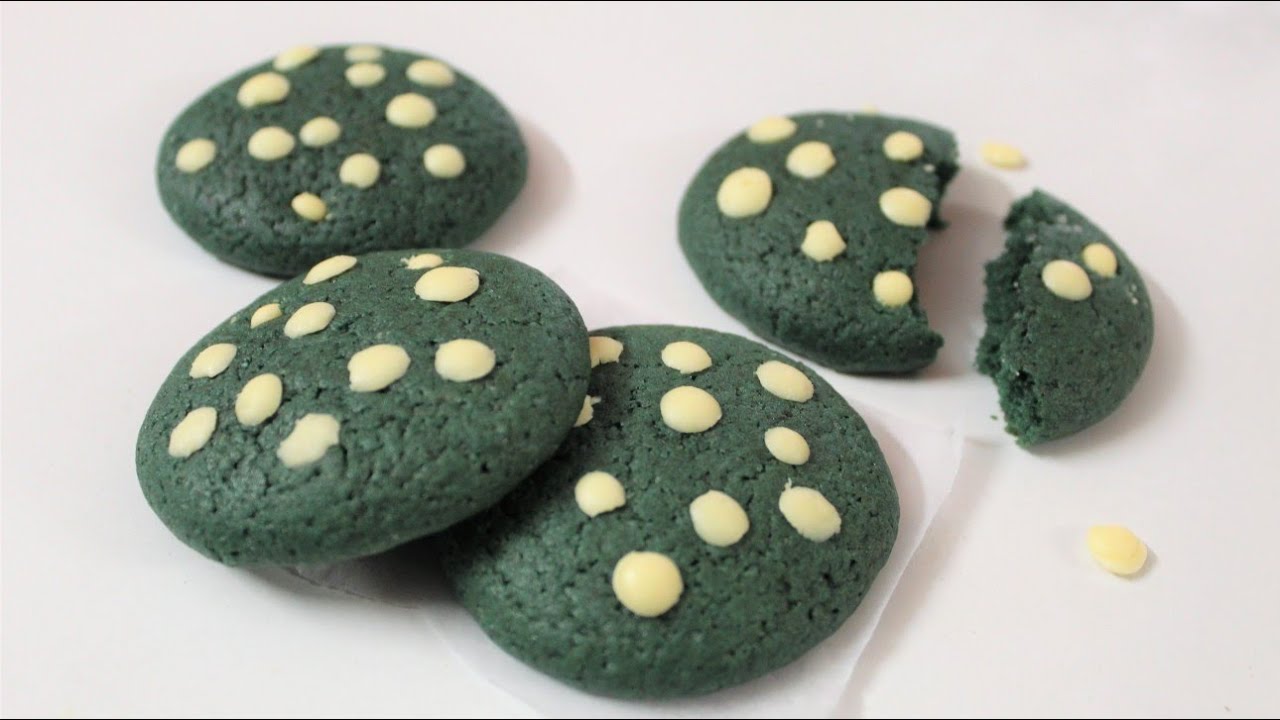 Blue Velvet Cookies | Blue Velvet White Chocolate Chip Cookies