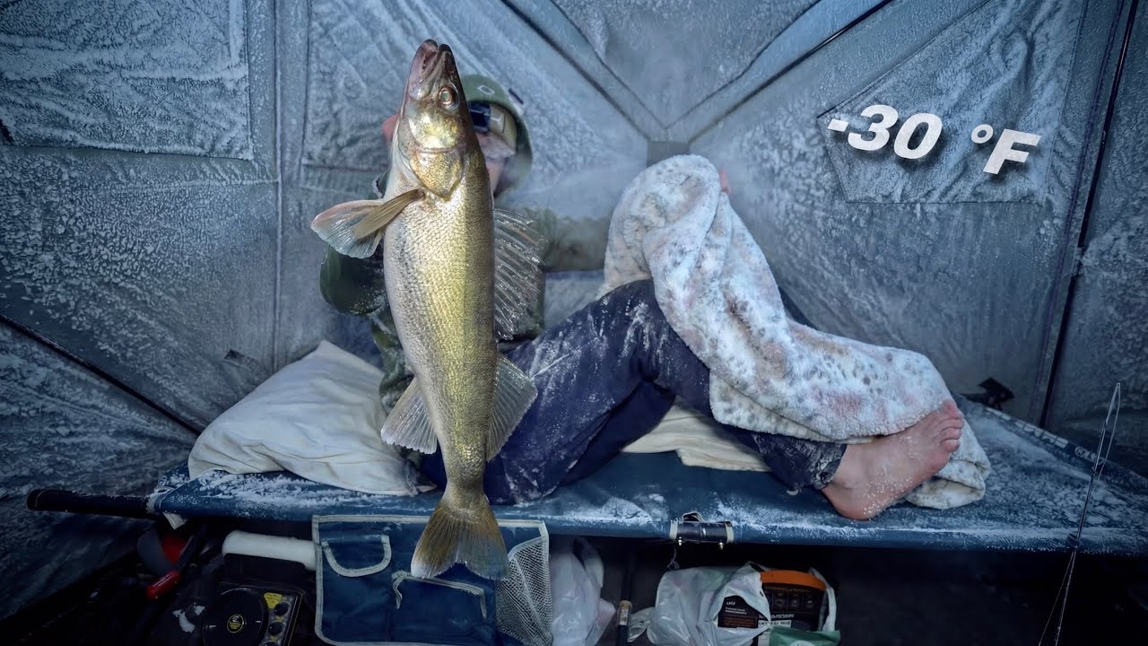 Dangerously Cold Solo Winter Ice Camping!