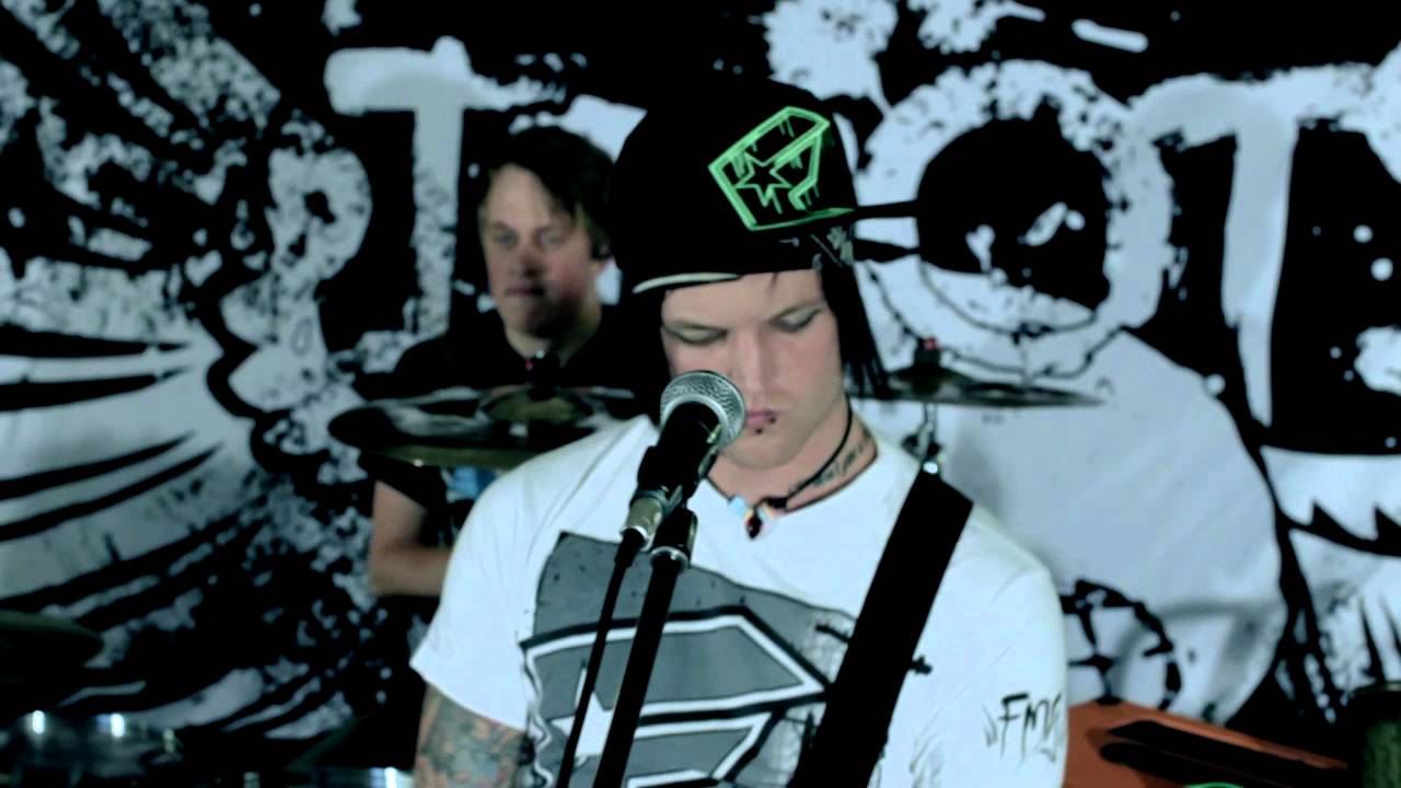 Future Idiots - Seven of Nine (with lyrics)