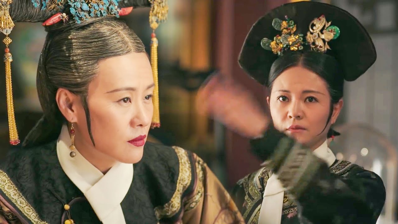 甄嬛攜領眾人告發賤婢10年惡行，毓瑚根本不給她解釋機會，一個手勢，直接送上毒藥送她上路！