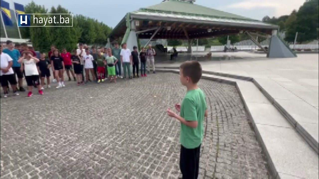 NAJMLAĐI ČLANOVI FK VRATNIK U SREBRENICI: UČENJEM SURA ODALI POČAST NEVINIM ŽRTVAMA