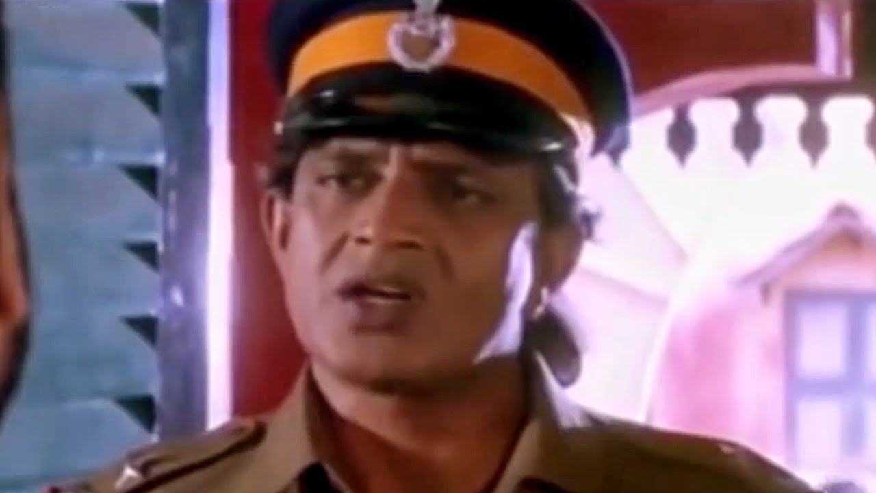 पुलिस स्टेशन में मिथुन चक्रबोर्ती को धमकी देने आये गुंडों को बहुत मारा