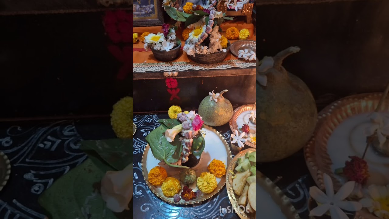 নিজের বাড়ির শিব পূজোর কিছুটা মুহূর্ত 🙏💝😊#viralvideo #minivlog #shortvideo #shivpuja#mogra