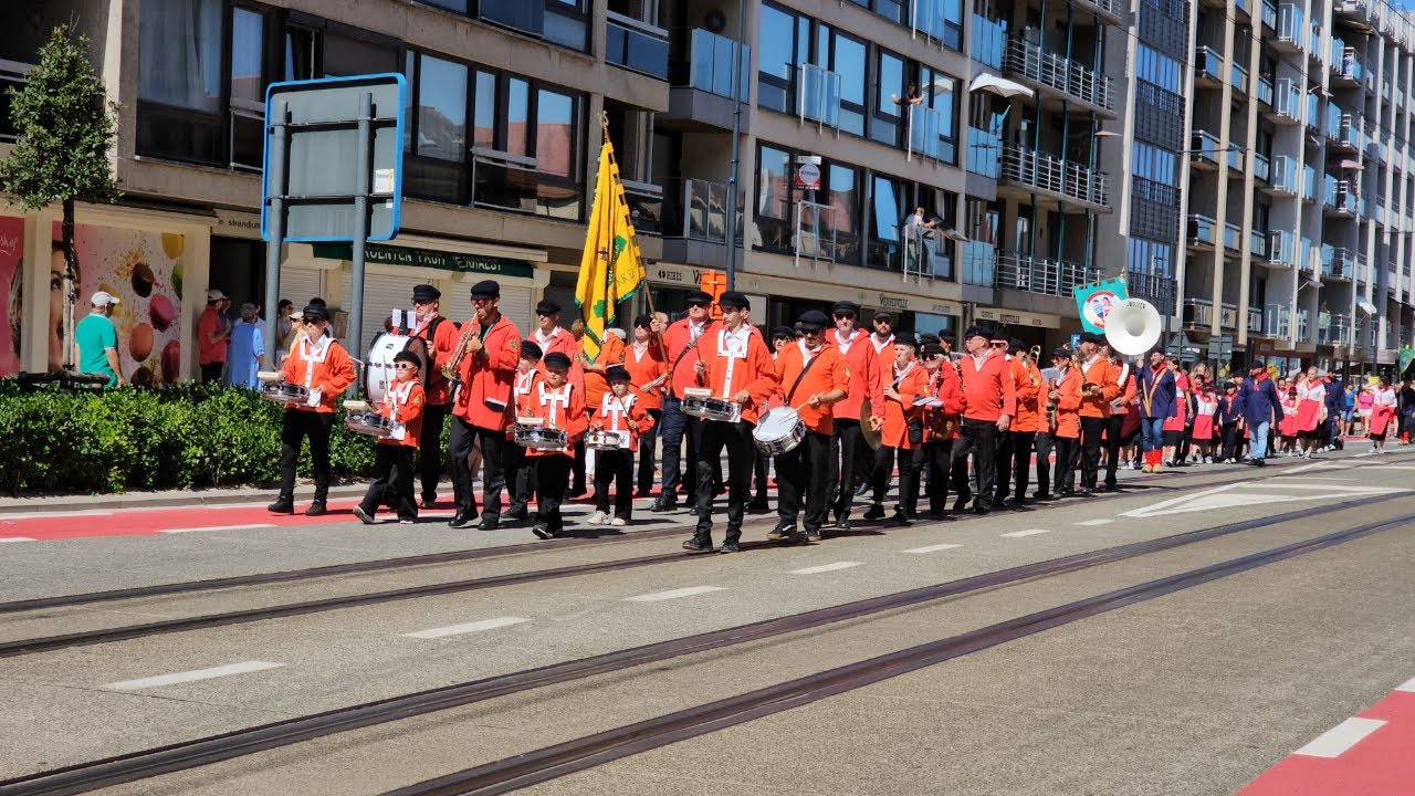 Koninklijke Harmonie "vrienden van de brandweer" Garnaalstoet Oostduinkerke Koksijde 2025