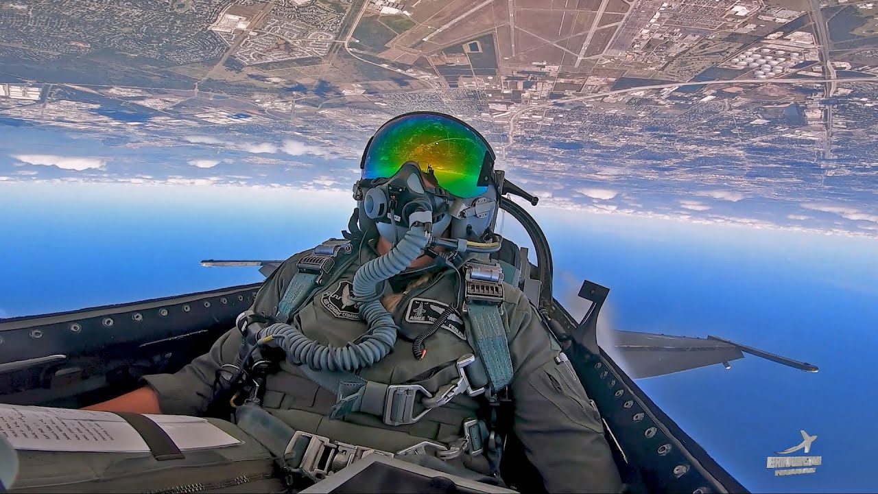 Демонстрационные полеты F-16 Viper над Хьюстоном 2022