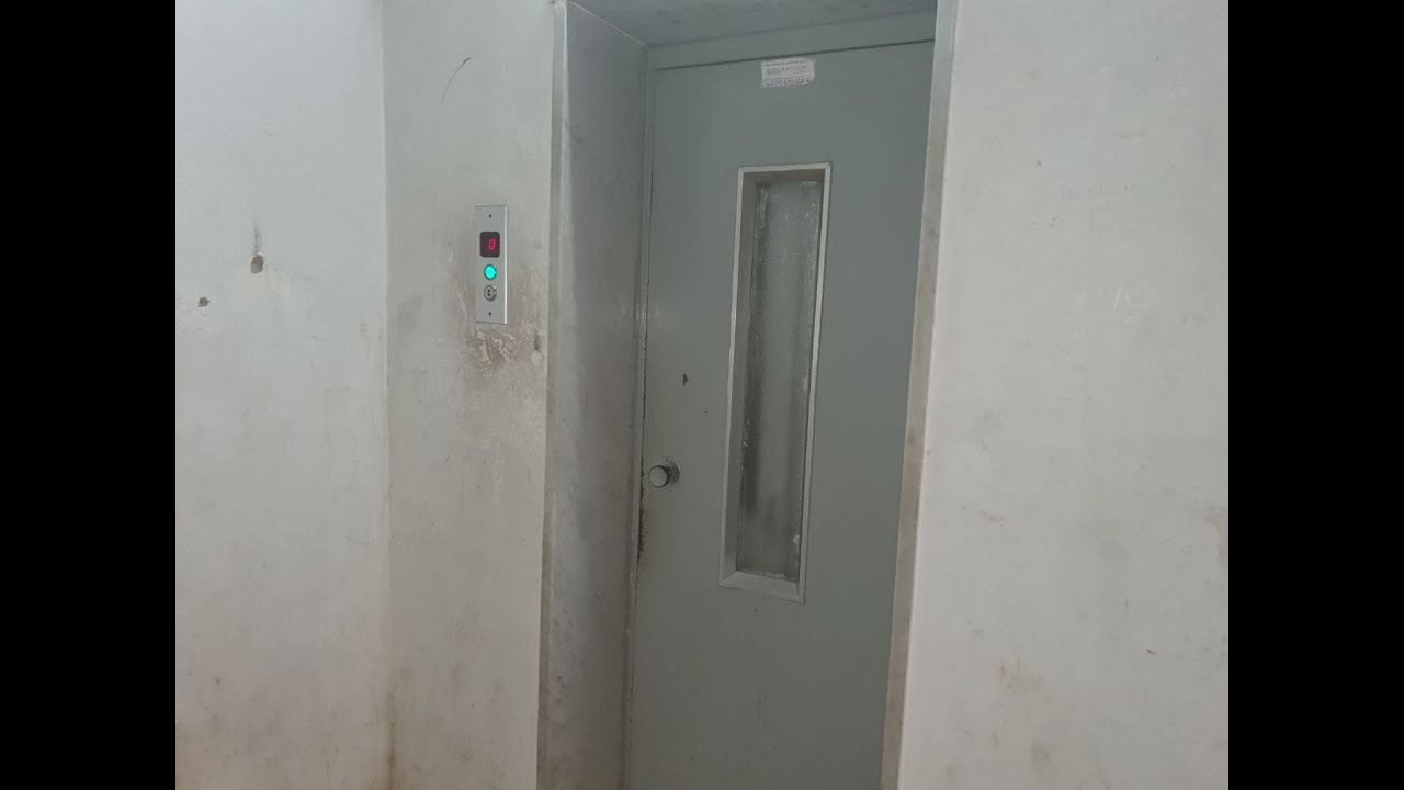 1970's Paravia Traction Elevator or Pay-O'-Vator, upgraded@Via F.Romano 1, Torre del Greco, Italy