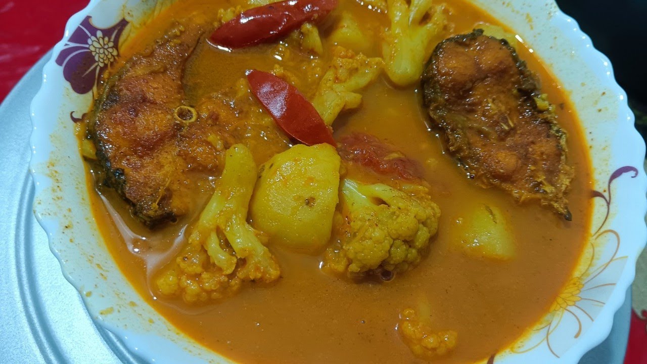 ফুলকপি দিয়ে রুই মাছের পাতলা ঝোল রান্না,এই খেয়ে সবাই তো ভীষণ খুশি😄 Cauliflower Fish Curry Recipe