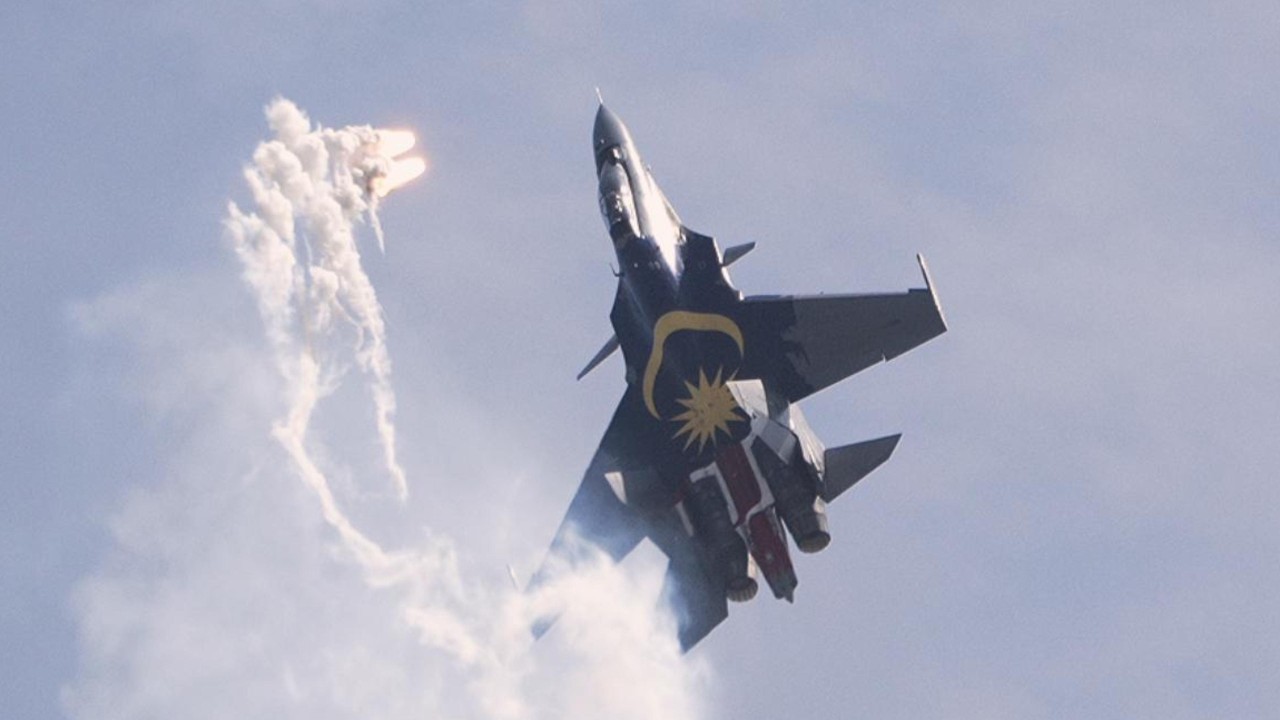 Singapore Airshow 2026 | Захватывающее выступление Су-30MKM ВВС Малайзии