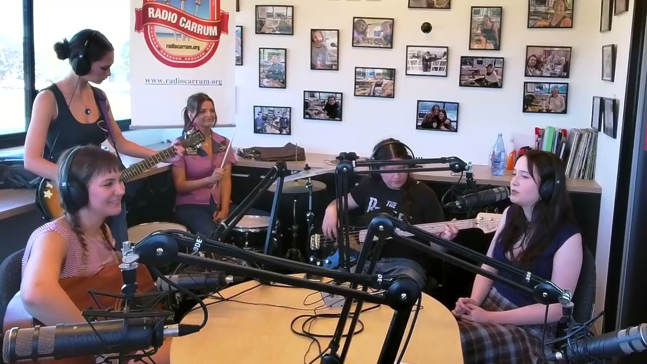 Nymph Spit - Live at Radio Carrum