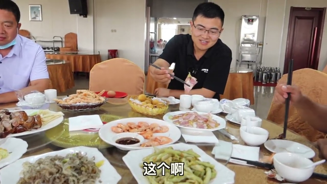 表弟家孩子百日宴，华子一家去祝贺，亲朋好友欢聚一堂真热闹