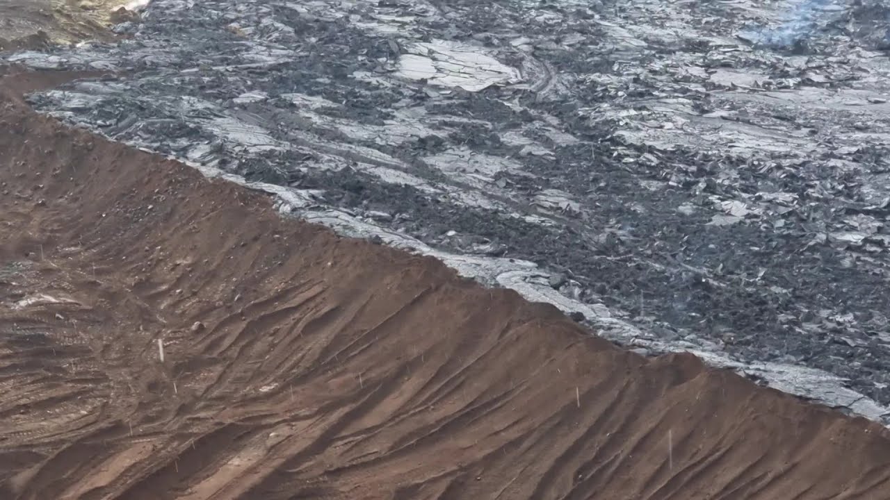 #LAVA FLOODS EASTERN WALL, #Iceland #Volcano