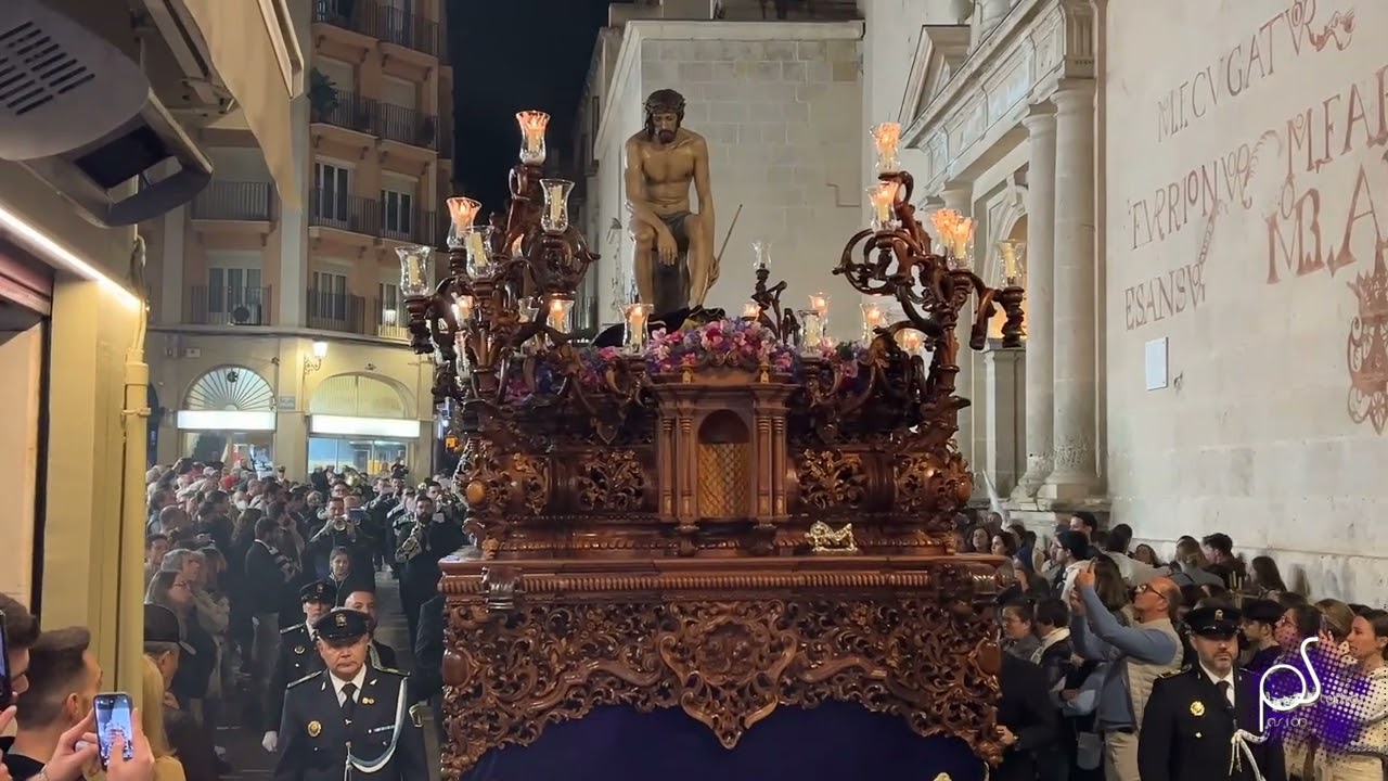 Salida de la Catedral del paso de Cristo de la Hermandad de Humildad y Paciencia de Alicante