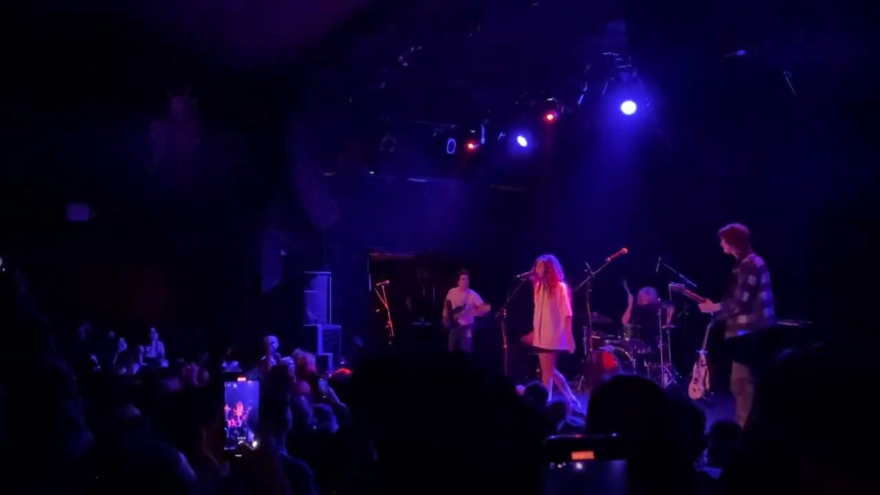 Indigo De Souza is insane live