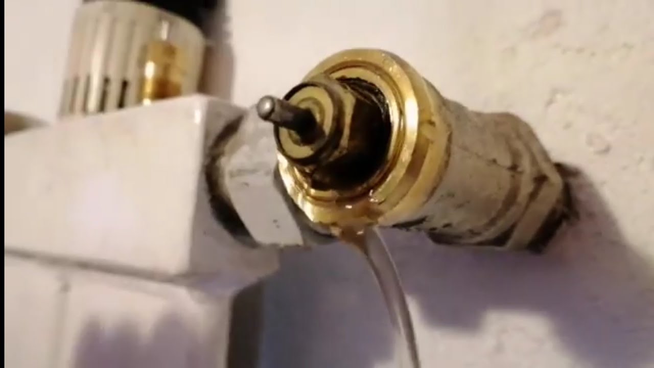 Разблокируйте клапан отопления Danfoss RA VL, замените сальник, все под давлением.