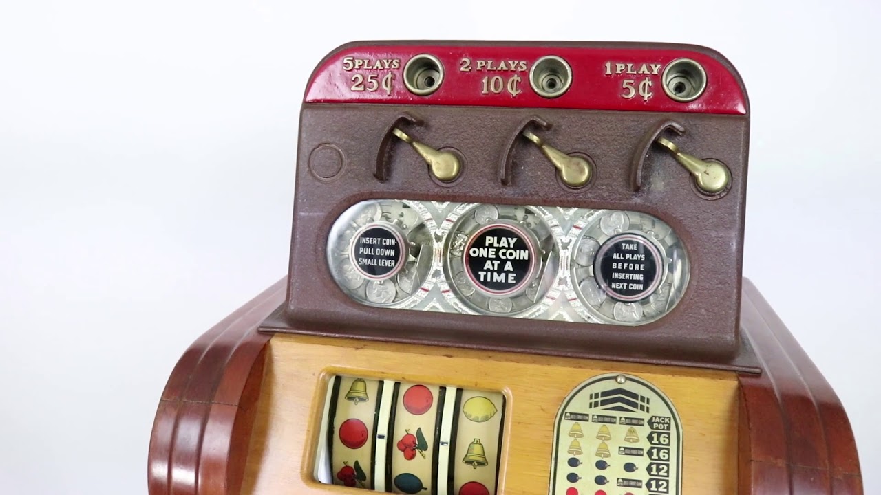 1941 Jennings Triplex Long Shot Slot Machine