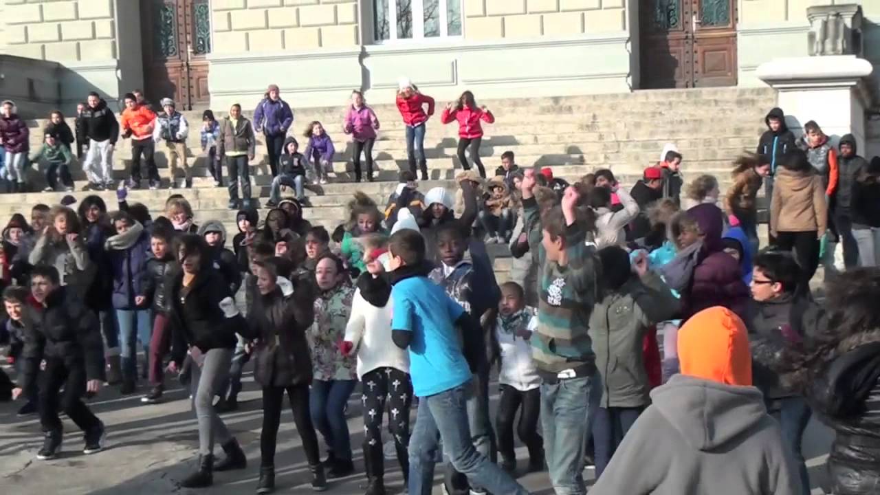 Coll&egrave;ge de la Place d'Armes (Yverdon) - Flashmob Bastian Baker