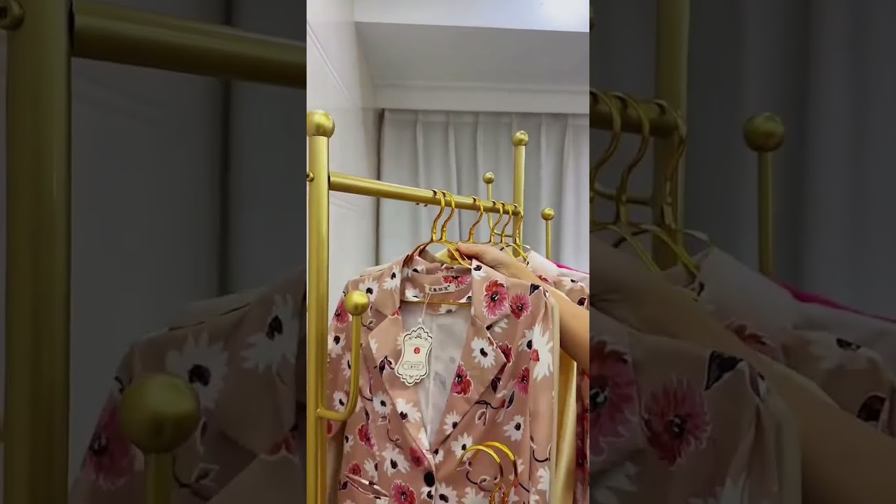 Floor-standing Coat Rack, Hanging Clothes Rack. #clotheshanger #coatrack #goodthing