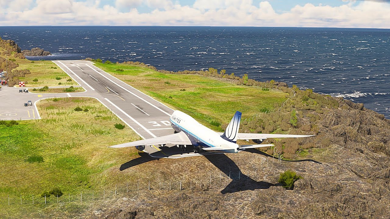 Unbelievable! Boeing 747 United Airlines Heavy takeoff from Extreme Short Runway
